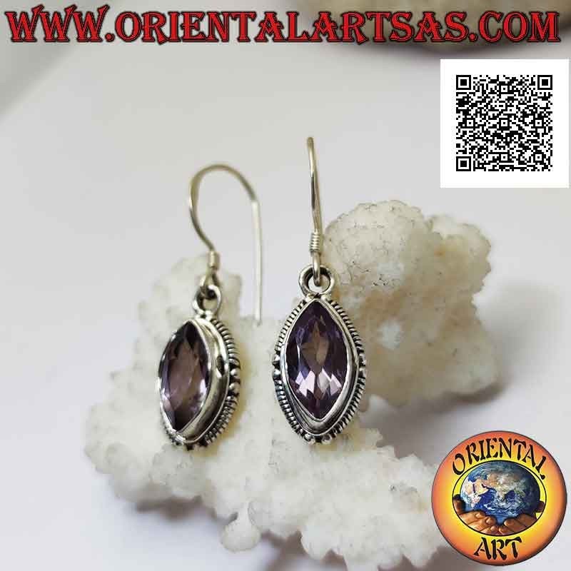 Boucles d'oreilles en argent avec améthyste navette à facettes entourées d'entrelacs et de boules