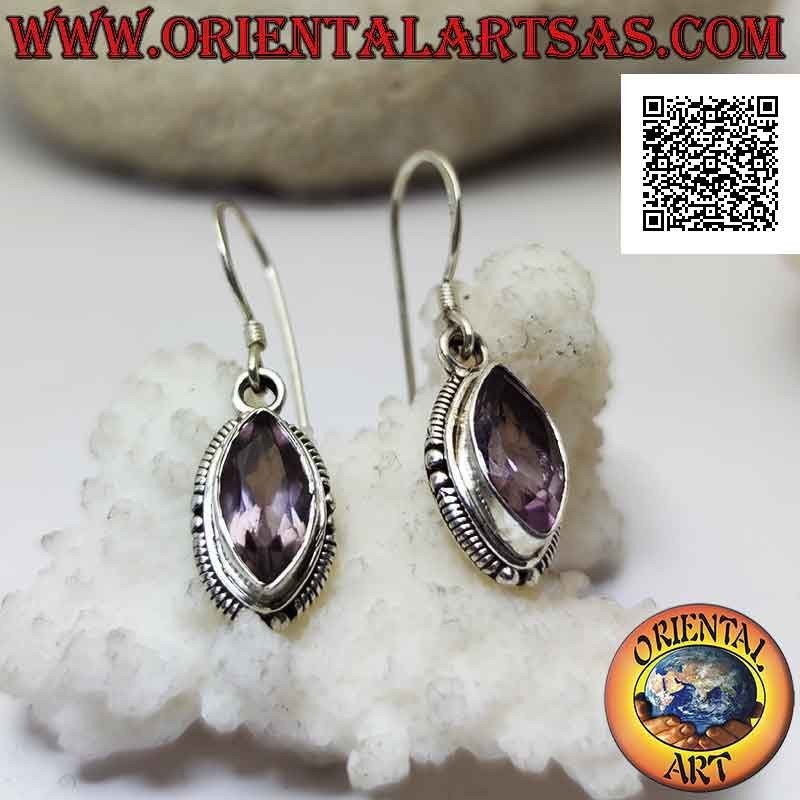 Boucles d'oreilles en argent avec améthyste navette à facettes entourées d'entrelacs et de boules