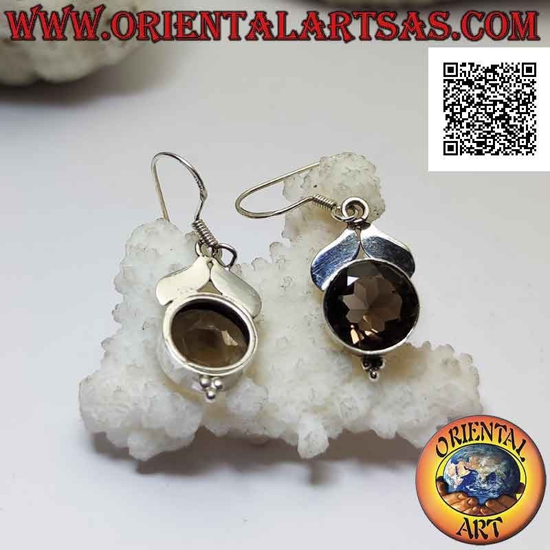 Boucles d'oreilles à levier en argent avec topaze fumée ronde facettée et deux feuilles d'argent lisses sur le dessus