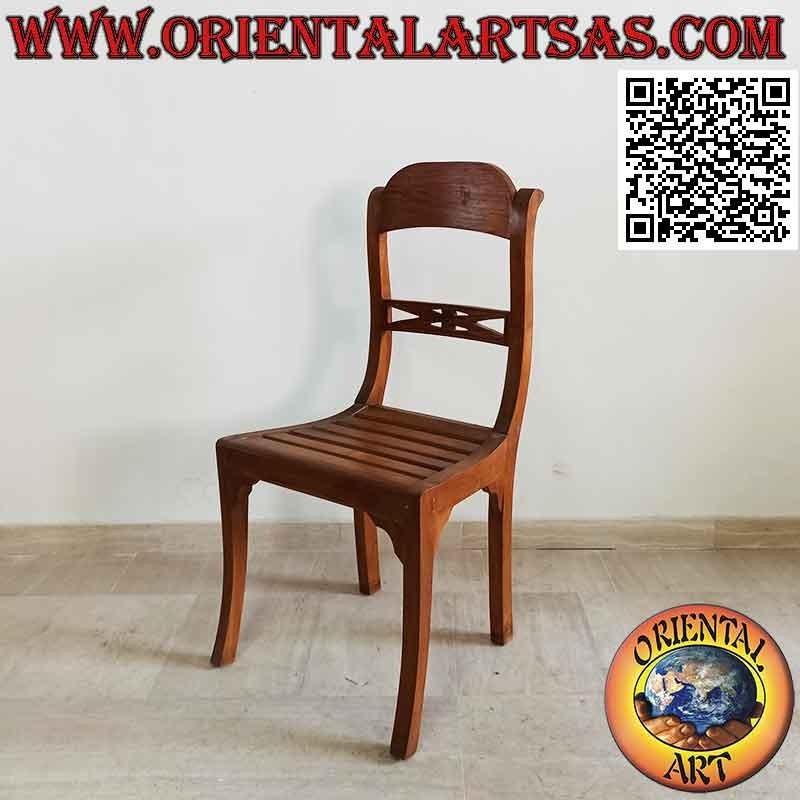 Sedia in stile raffles con schienale curvo e fondo a doghe, in legno di teak