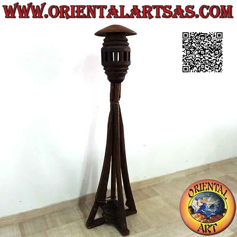 Floor lamp with four joined feet and hood made with ancient solid wood wagon hubs