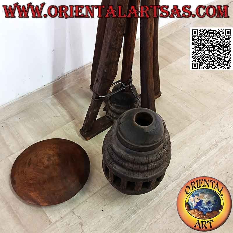 Floor lamp with four joined feet and hood made with ancient solid wood wagon hubs