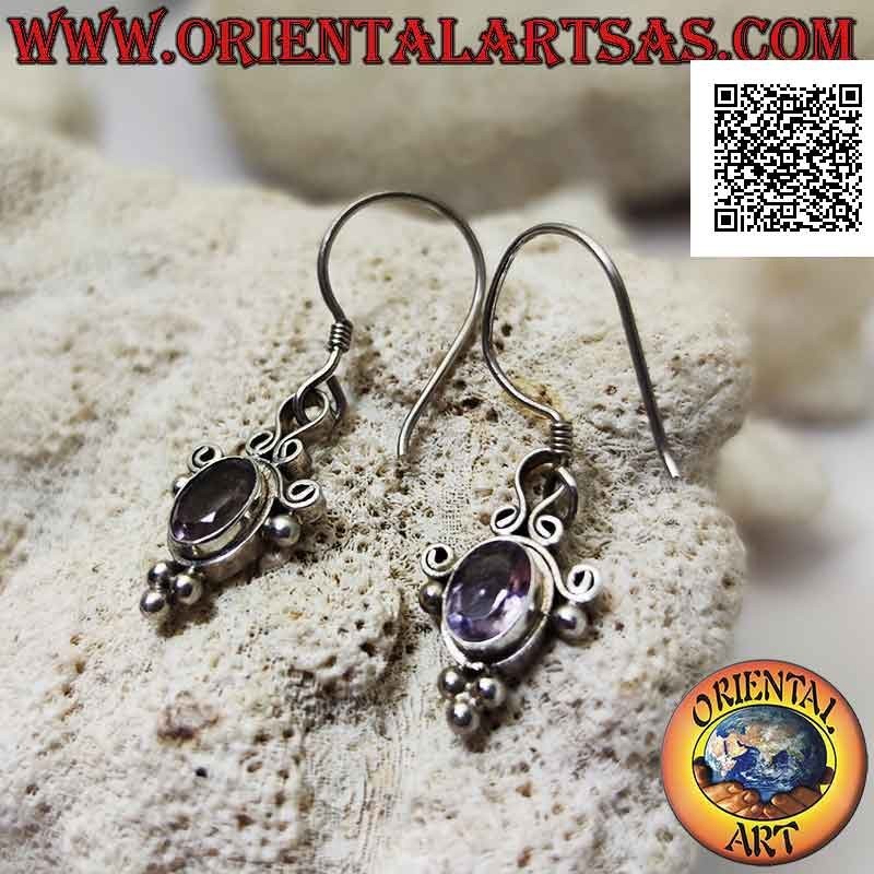 Pendientes de palanca de plata con amatista ovalada facetada rodeada de líneas curvas y bolas