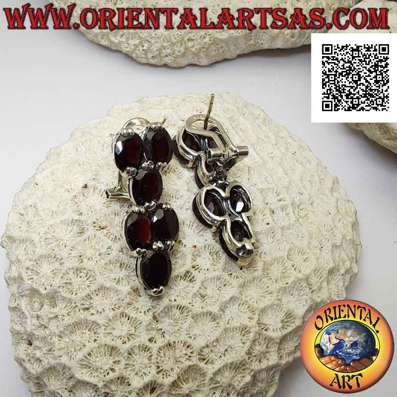 Pendientes de plata con seis granates ovalados facetados engastados alternando con 2 y 1