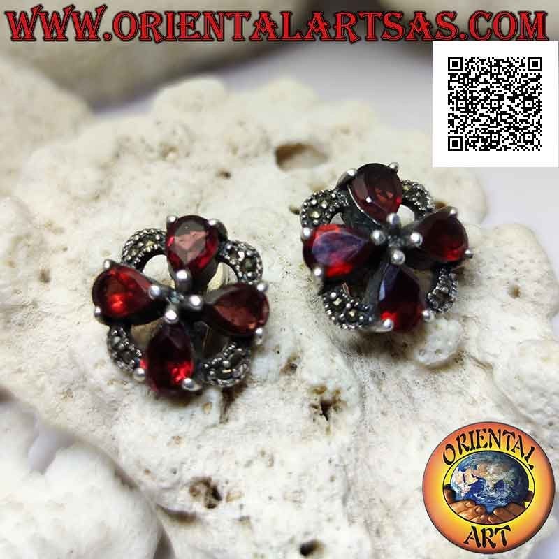 Boucles d'oreilles en argent, croix de 4 grenats en forme de goutte sertis sur un cercle clouté de marcassite