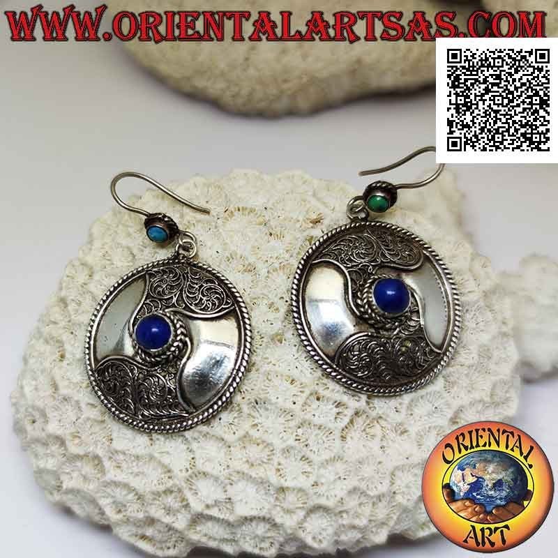 Boucles d'oreilles en argent, bouclier rond lisse décoré en filigrane avec lapis lazuli rond naturel au centre
