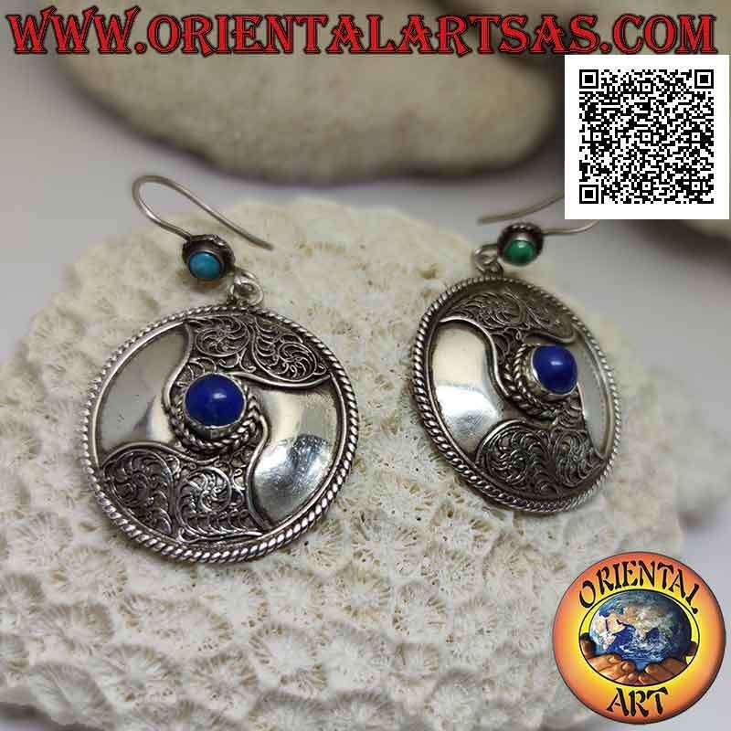 Silver earrings, smooth rounded shield decorated in filigree with natural round lapis lazuli in the center