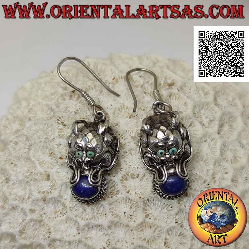 Boucles d'oreilles en argent en forme de dragon népalais avec lapis lazuli ovale dans la bouche