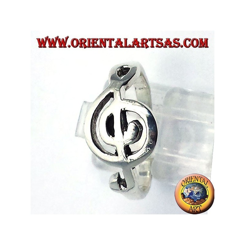 Silver ring treble clef, horizontal