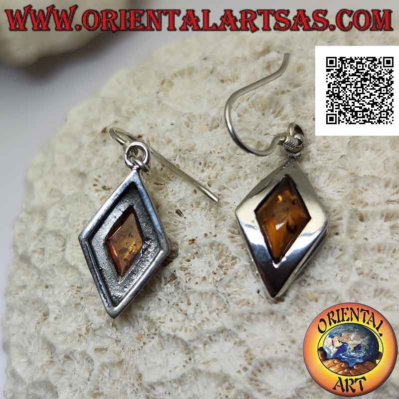 Boucles d'oreilles à levier en argent avec ambre rhomboïdal entouré d'un bord lisse épais