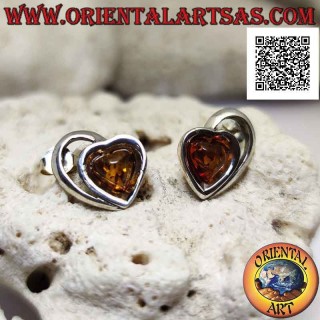 Orecchini in argento da lobo con ambra a forma di cuore trasversale su montatura liscia