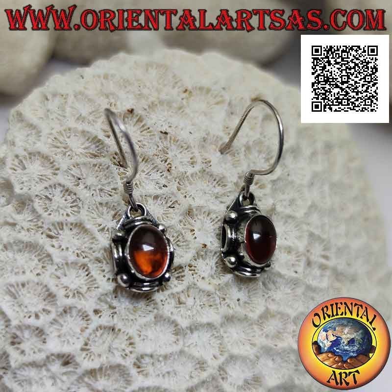 Boucles d'oreilles pendantes en argent avec ambre ovale entouré de boules et de disques alternés