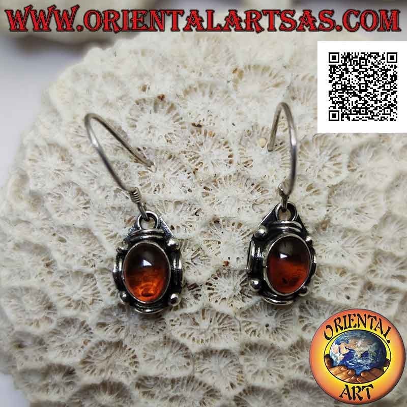 Boucles d'oreilles pendantes en argent avec ambre ovale entouré de boules et de disques alternés