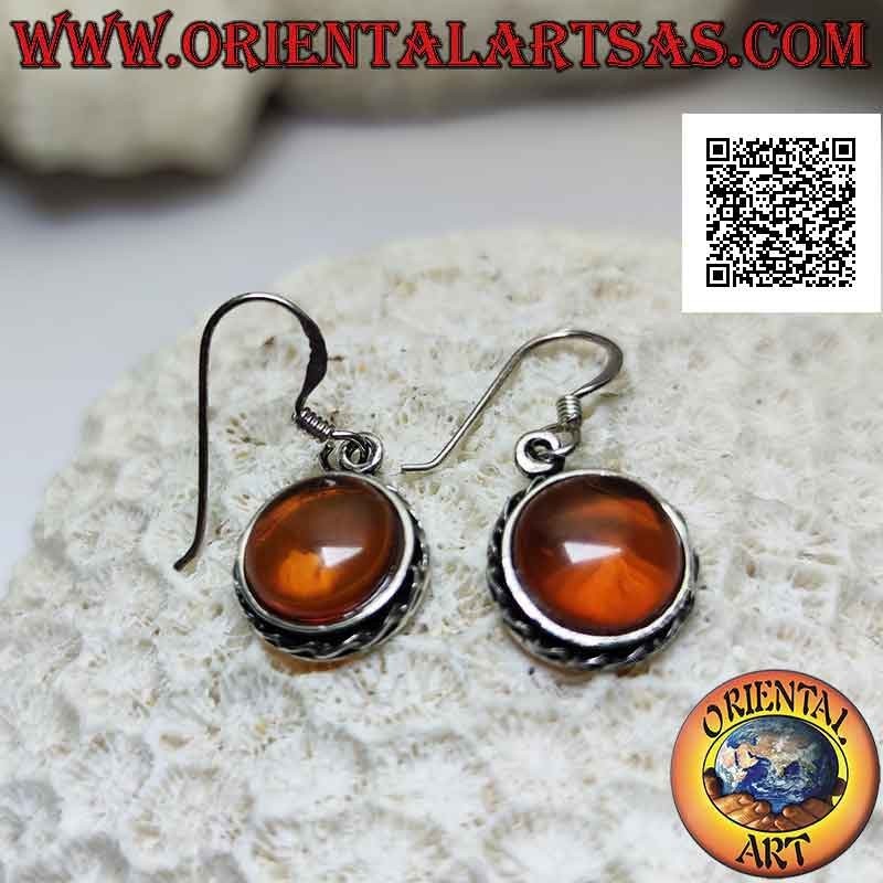 Silver pendant earrings with round amber surrounded by a double smooth and braided edge