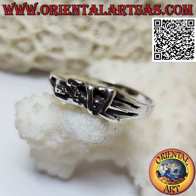 Anillo erótico Kamasutra de plata, el abrazo del amante a la mujer