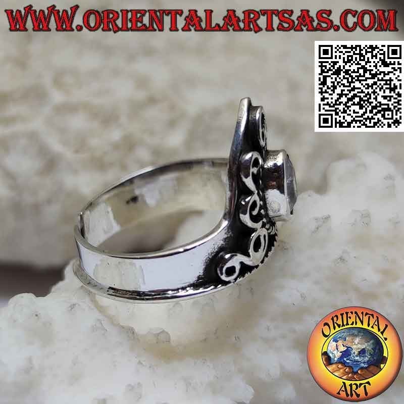 Silver crown ring with oval zircon and embossed decorations (adjustable)