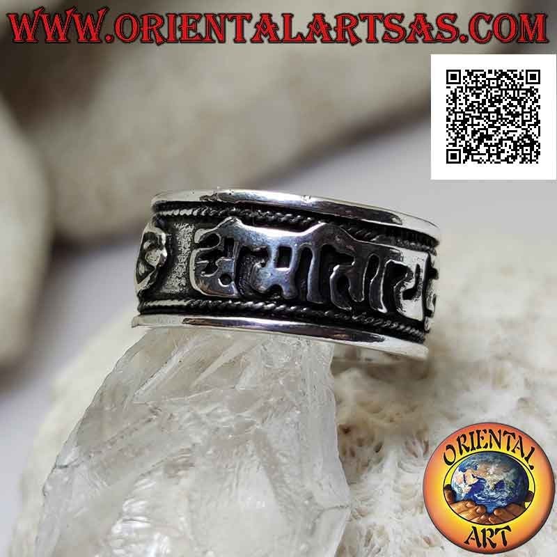 Bague en argent avec mantra tibétain OM MANI PADME HUM