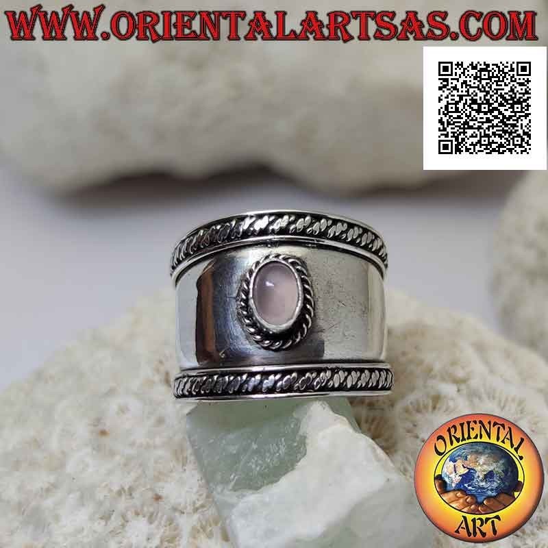 Bague large bande en argent avec quartz rose ovale et entrelacement dans le contour, Bali