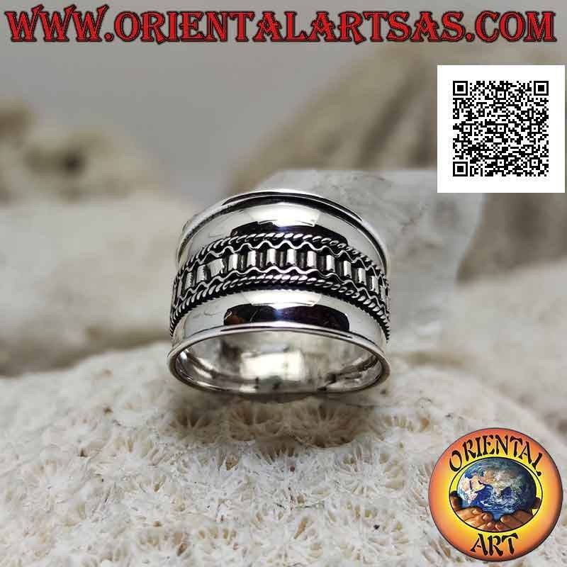 Wide band silver ring with three-link decoration along the center, Bali