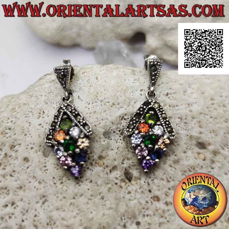 Boucles d'oreilles en argent, losange de 9 zircons ronds multicolores sertis d'un arc en marcassite au dessus