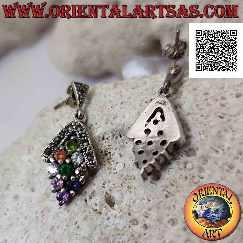 Boucles d'oreilles en argent, losange de 9 zircons ronds multicolores sertis d'un arc en marcassite au dessus