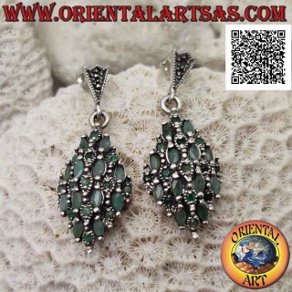 Pendientes de plata con rombo de esmeraldas lanzadera natural engastado alternando con marcasita