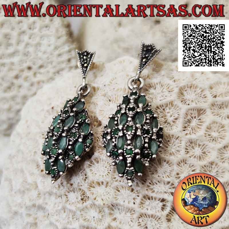Pendientes de plata con rombo de esmeraldas lanzadera natural engastado alternando con marcasita