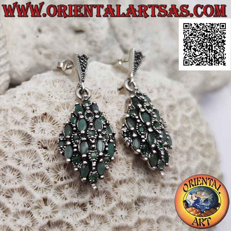 Pendientes de plata con rombo de esmeraldas lanzadera natural engastado alternando con marcasita