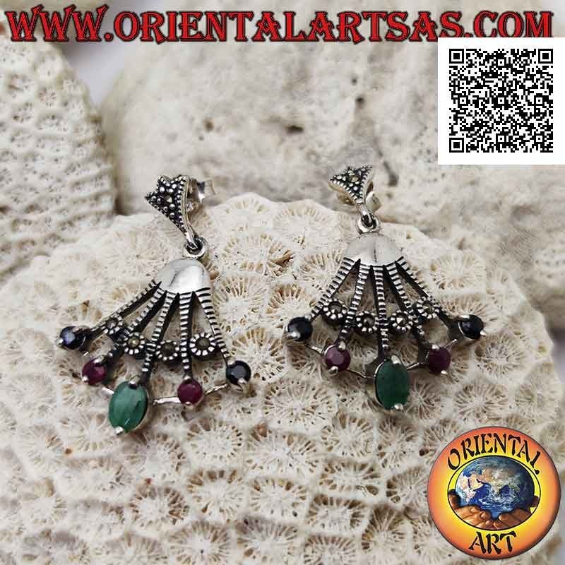 Pendientes colgantes de plata en forma de abanico con zafiros naturales, rubíes y esmeraldas alternados con marcasita