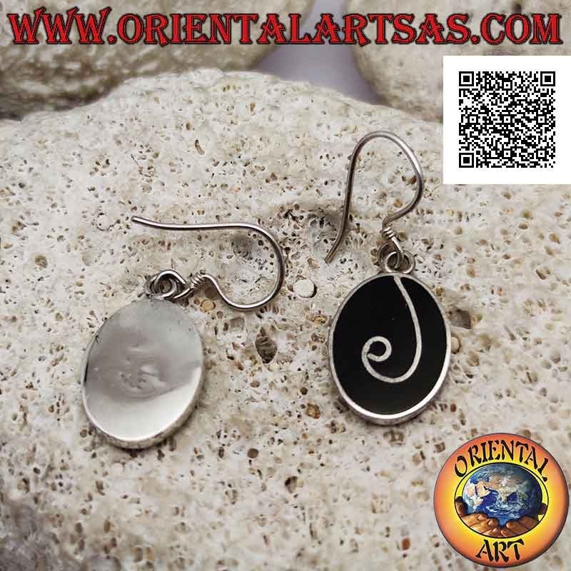 Orecchini in argento con onice ovale a filo bordo e linea sinuosa in argento