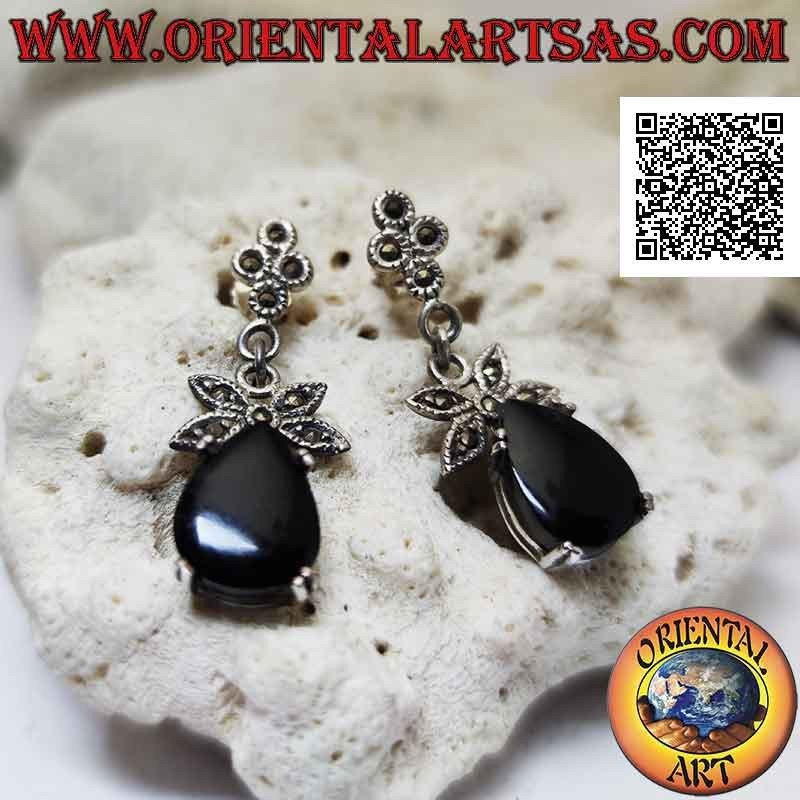 Boucles d'oreilles en argent avec serti onyx goutte et nœud parsemé de marcassite dessus