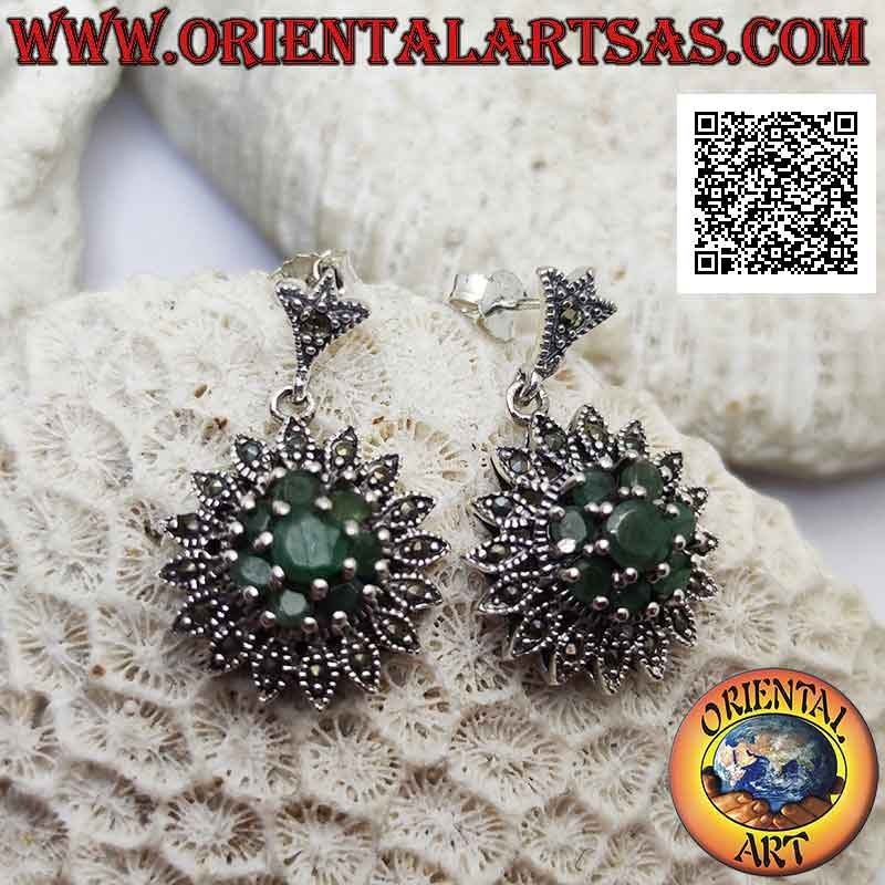 Orecchini in argento a forma di fiore Dalia con smeraldi tondi incastonati e marcassiti