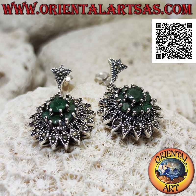 Orecchini in argento a forma di fiore Dalia con smeraldi tondi incastonati e marcassiti