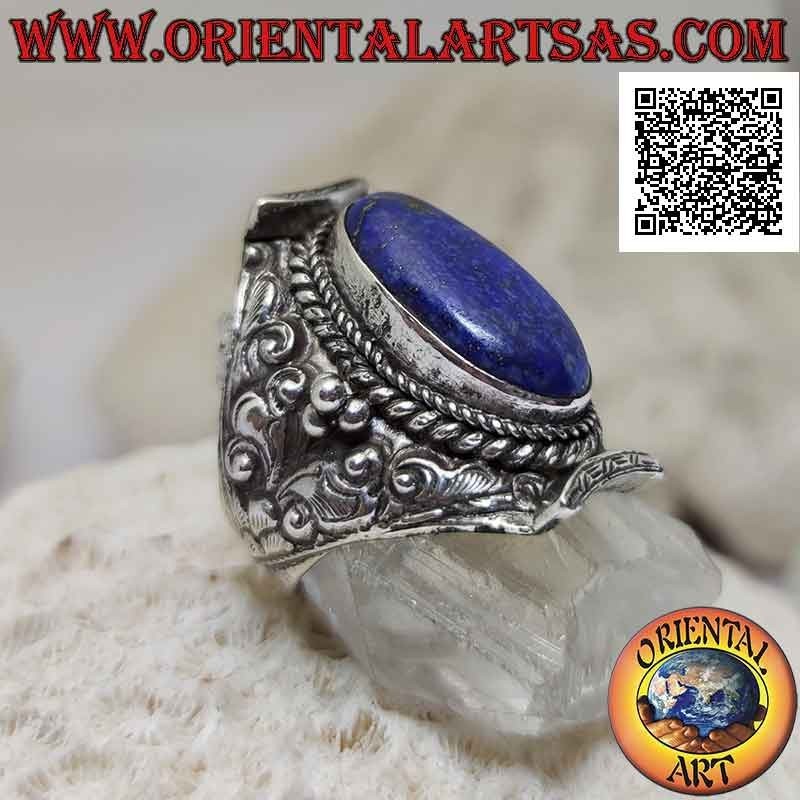 Bague en argent avec lapis lazuli ovale sur monture népalaise et décor floral ethnique en haut relief (17)