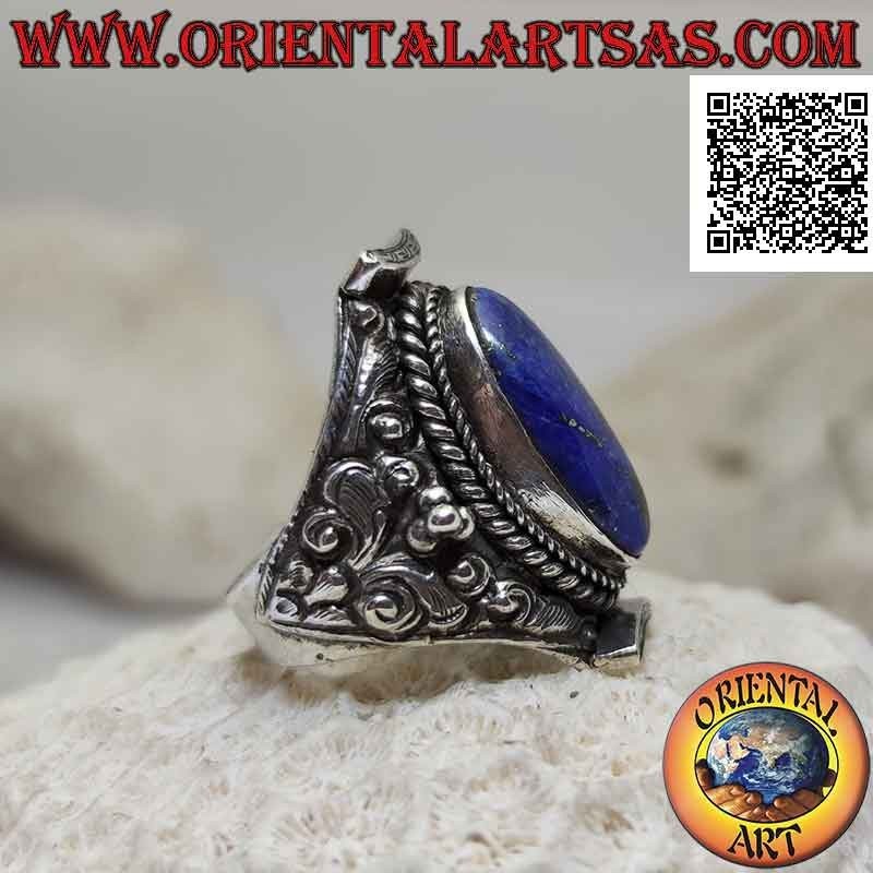 Bague en argent avec lapis lazuli ovale sur monture népalaise et décor floral ethnique en haut relief (17)