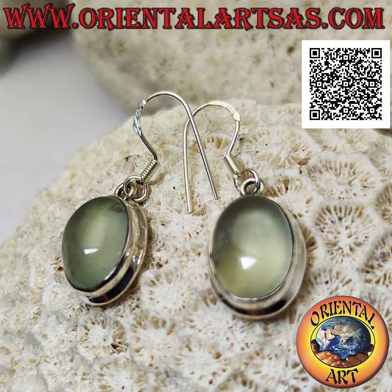 Pendientes de plata con piedra de luna ovalada cabujón en engaste liso