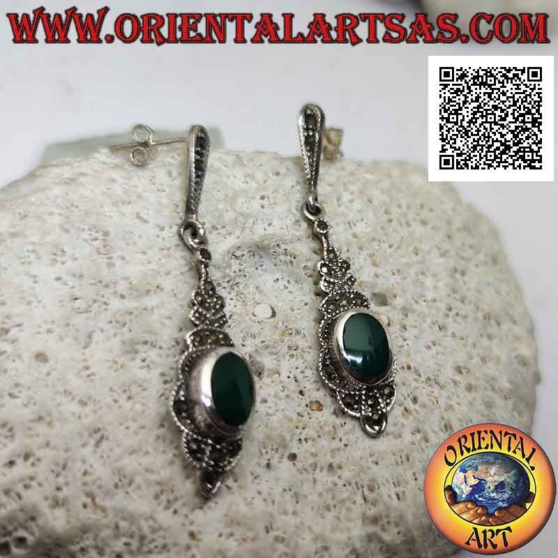 Orecchini in argento con agata verde ovale a filo bordo su montatura tempestata di marcassite