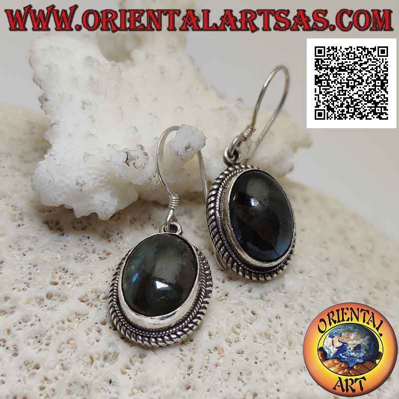 Silberohrringe mit ovalem Cabochon-Labradorit, umgeben von Webart