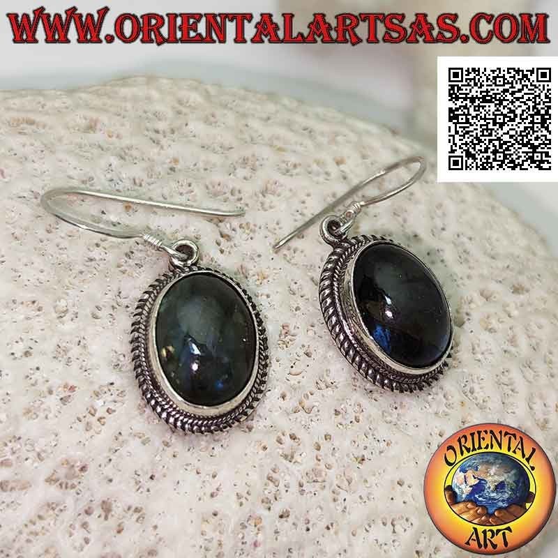 Silberohrringe mit ovalem Cabochon-Labradorit, umgeben von Webart