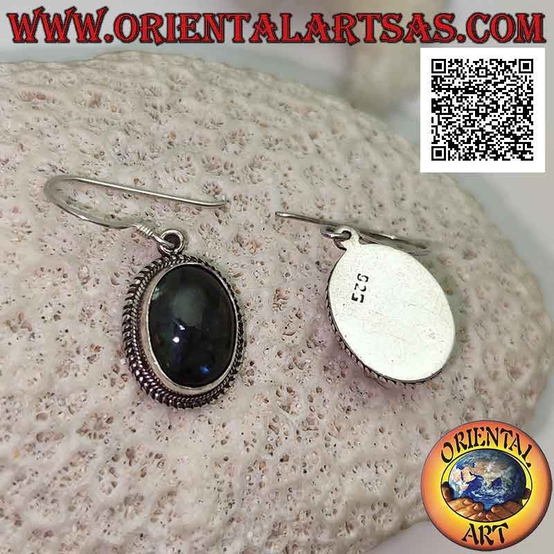 Silberohrringe mit ovalem Cabochon-Labradorit, umgeben von Webart