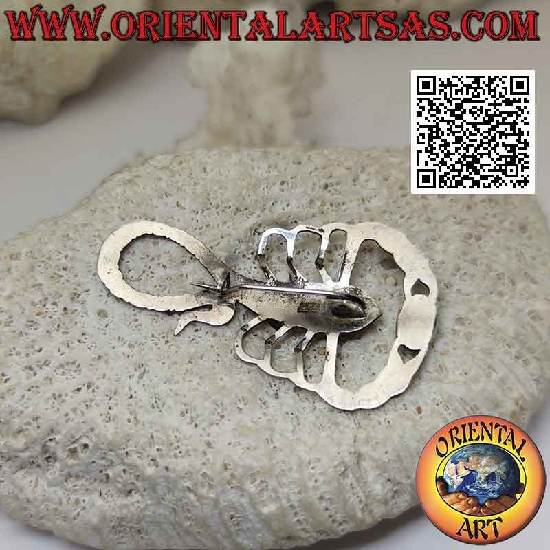 Broche de plata en forma de escorpión grabado con amatista ovalada natural entre las garras