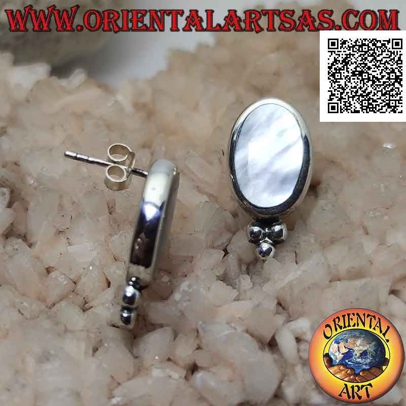 Silver lobe earrings with oval mother-of-pearl with smooth edge and trio of balls underneath