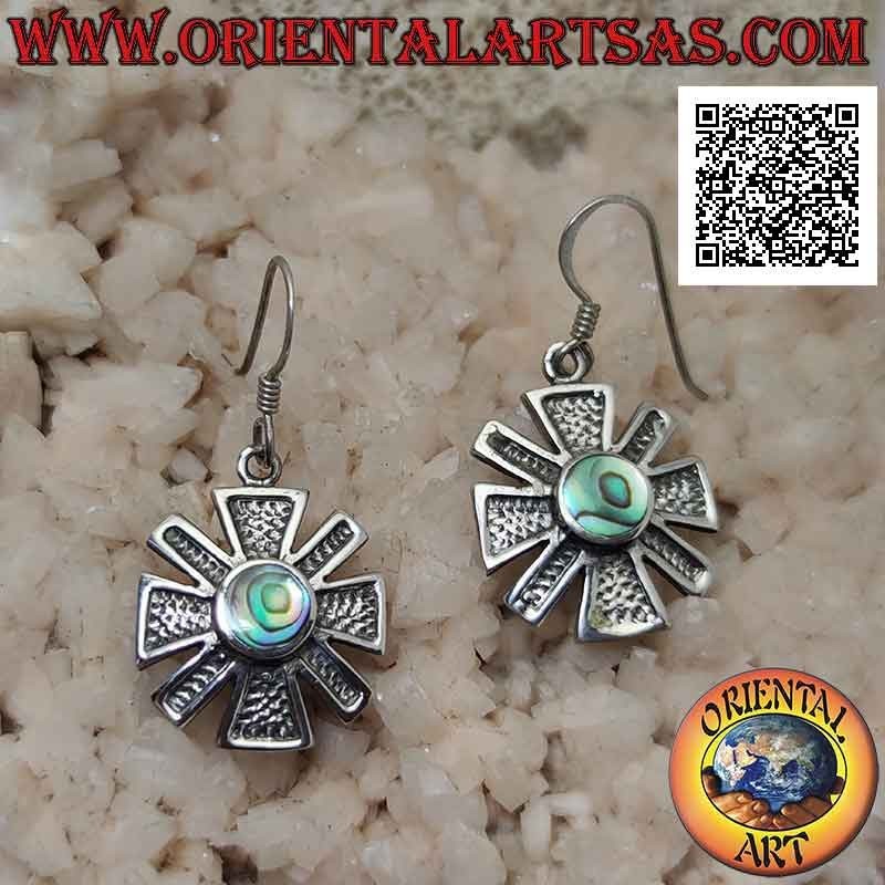 Boucles d'oreilles en argent en forme de double croix avec une coquille de paua ronde (abalone) au ras du bord central