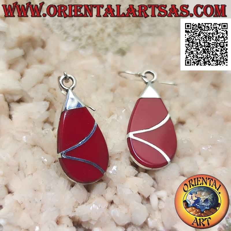 Drop-shaped silver earrings with red madrepora (coral) crossed by a sinuous line