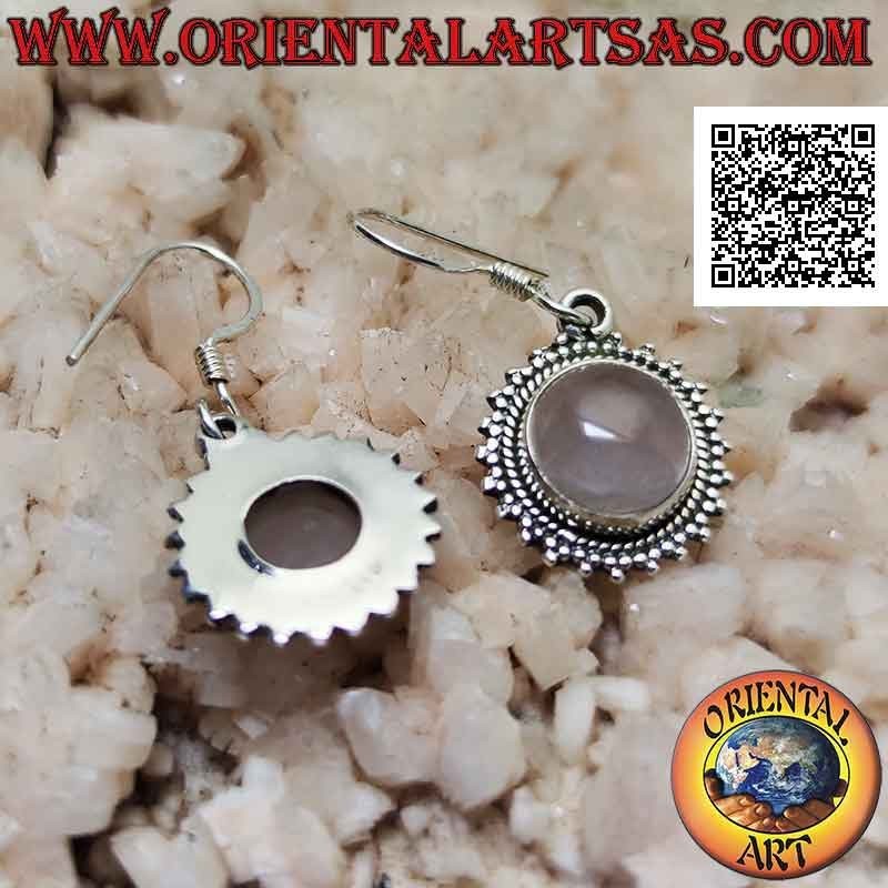 Boucles d'oreilles en argent avec quartz rose cabochon rond et cadre de trio de boules lisses