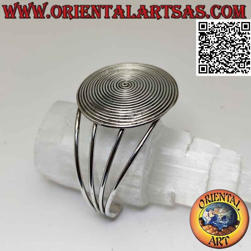 Rigid bracelet in 925 ‰ silver with round shield with engraved spiral