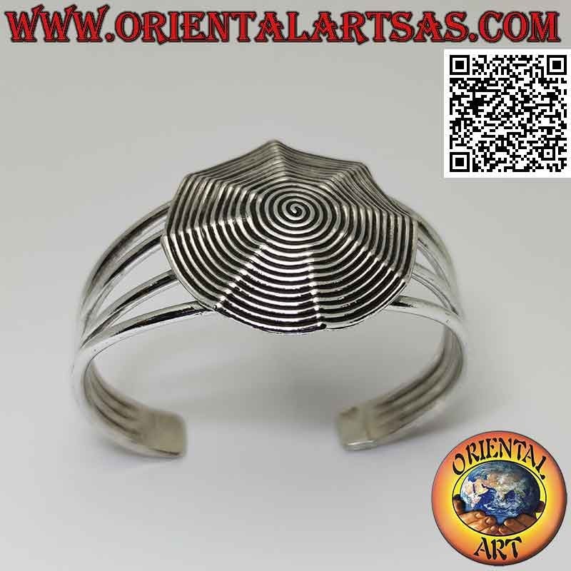 Bracciale rigido in argento 925‰ a scudo tondo a pagoda con spirale incisa