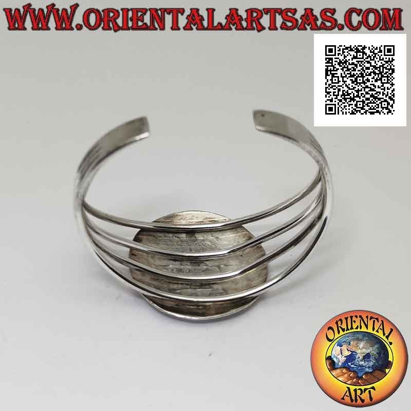 Bracciale rigido in argento 925‰ a scudo tondo liscio con cerchietti incisi a mano