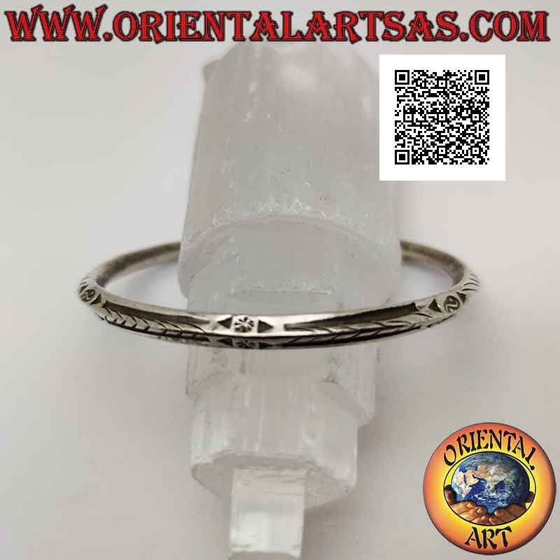 Rigid bracelet in 925 ‰ silver rhomboid with yin yang Tao and engraved oblique lines