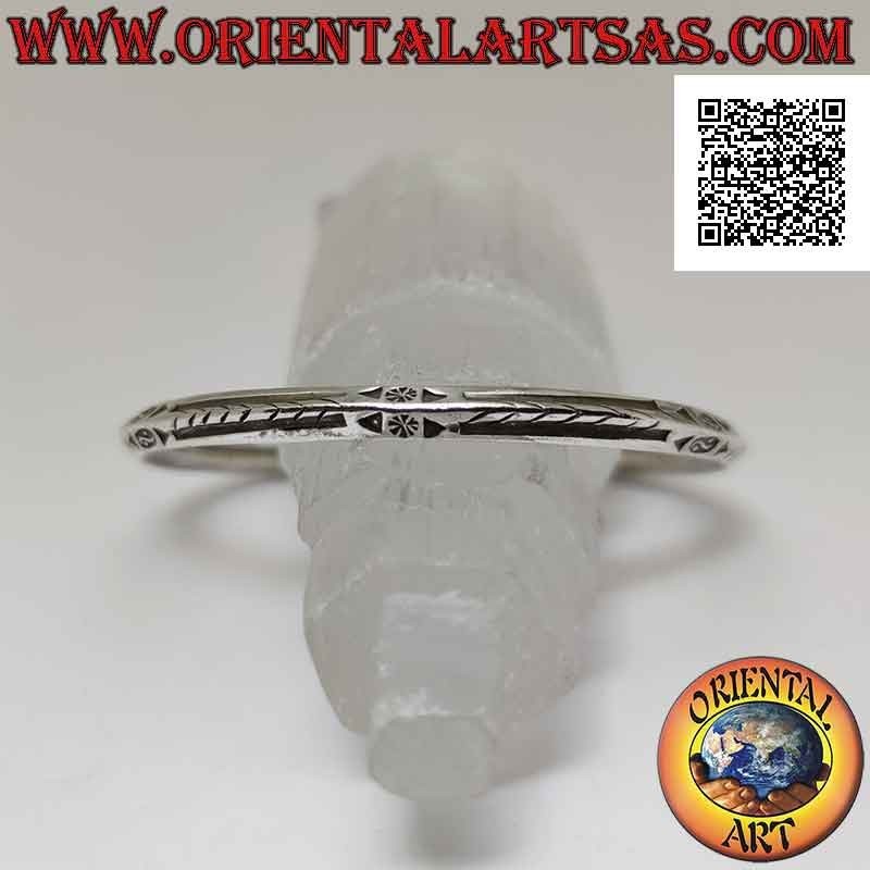 Bracelet rigide en argent 925 ‰ rhomboïde avec yin yang Tao et lignes obliques gravées